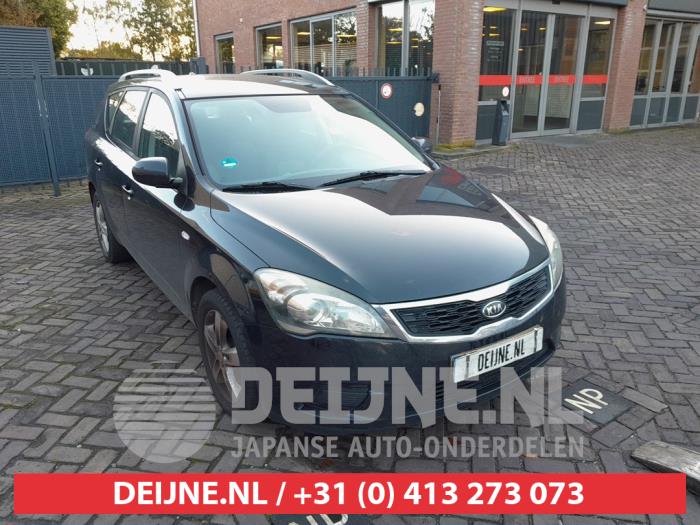 Kia Cee'd Sporty Wagon 1.4 16V Sloopvoertuig (2010, Zwart)