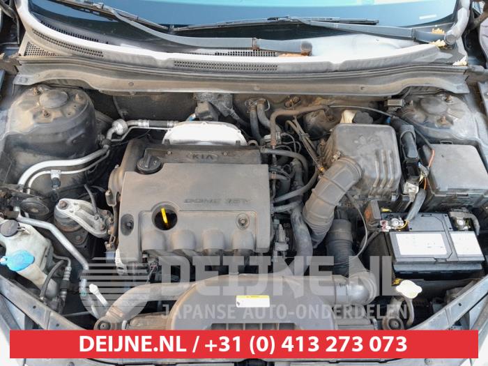 Kia Cee'd Sporty Wagon 1.4 16V Sloopvoertuig (2010, Zwart)