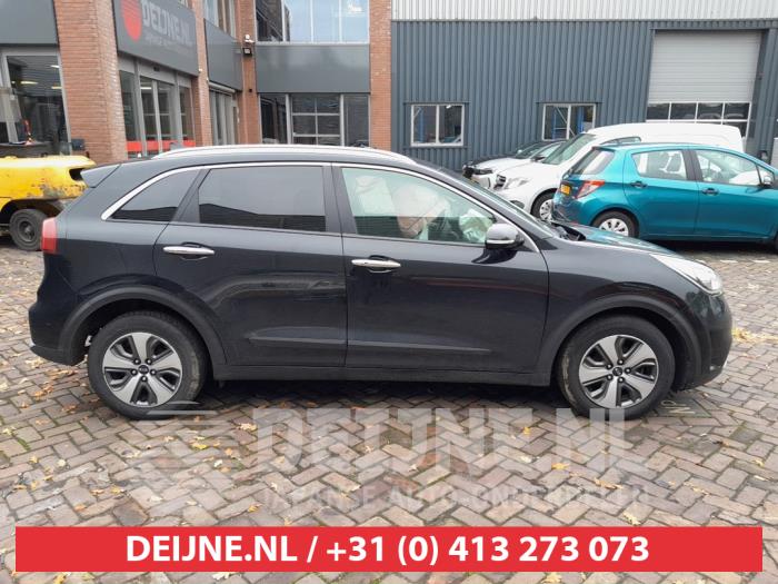 Kia Niro I 1.6 GDI Hybrid Sloopvoertuig (2017, Zwart)