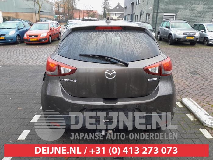 Mazda 2 1.5 SkyActiv-G 90 Sloopvoertuig (2017, Grijs)