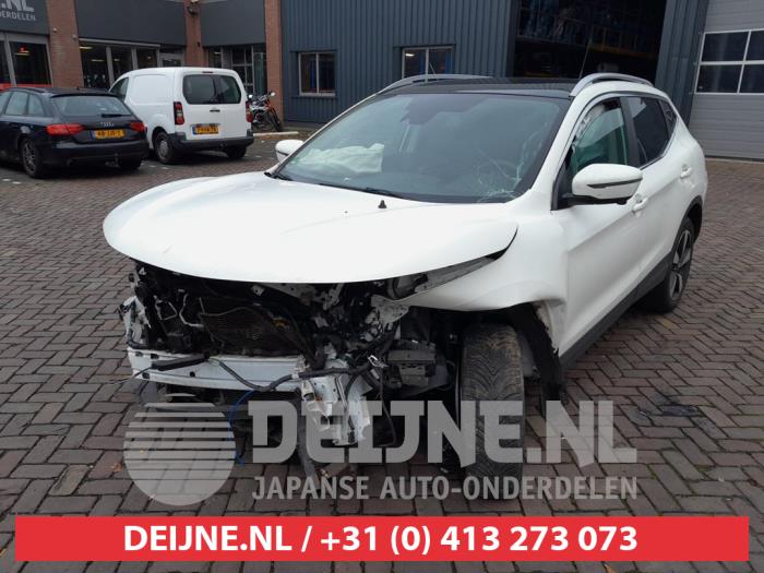 Nissan Qashqai 1.2 DIG-T 16V Sloopvoertuig (2015, Wit)