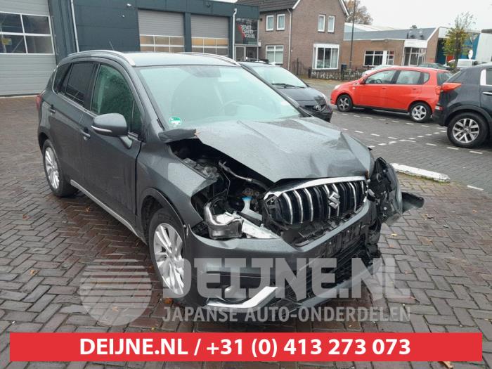Suzuki SX4 S-Cross 1.0 Booster Jet Turbo 12V Sloopvoertuig (2018, Grijs)