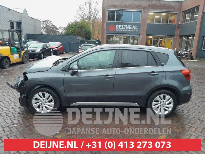 Suzuki SX4 S-Cross 1.0 Booster Jet Turbo 12V Sloopvoertuig (2018, Grijs)