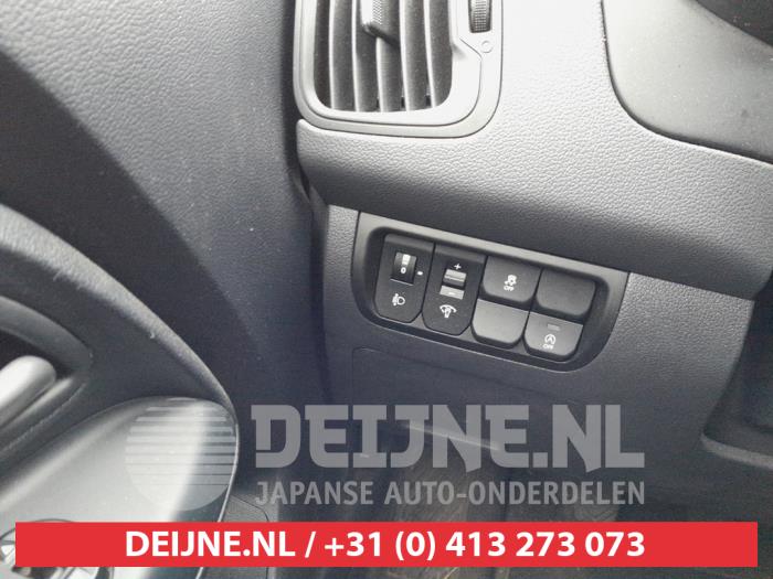 Kia Rio III 1.2 CVVT 16V Sloopvoertuig (2014, Zwart)