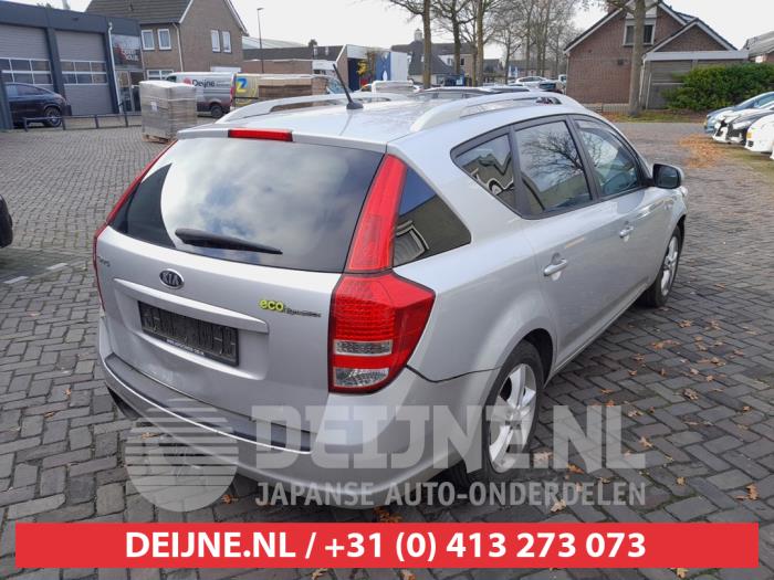 Kia Cee'd Sporty Wagon 1.4 16V Sloopvoertuig (2009, Grijs)