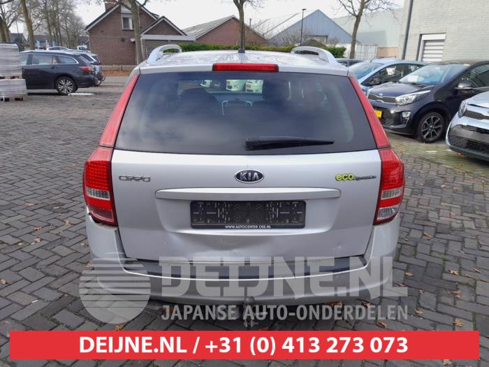 Kia Cee'd Sporty Wagon 1.4 16V Sloopvoertuig (2009, Grijs)