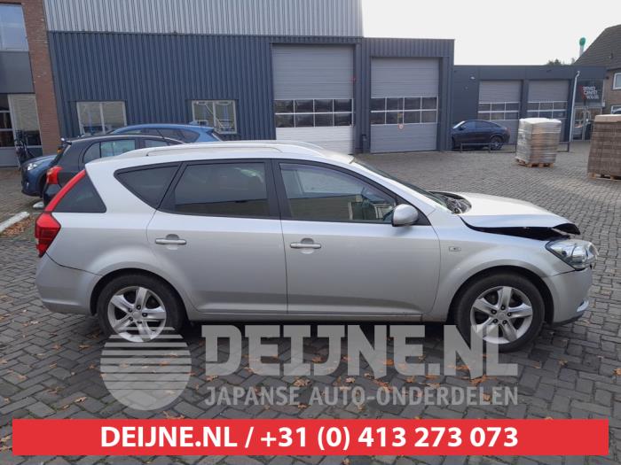 Kia Cee'd Sporty Wagon 1.4 16V Sloopvoertuig (2009, Grijs)