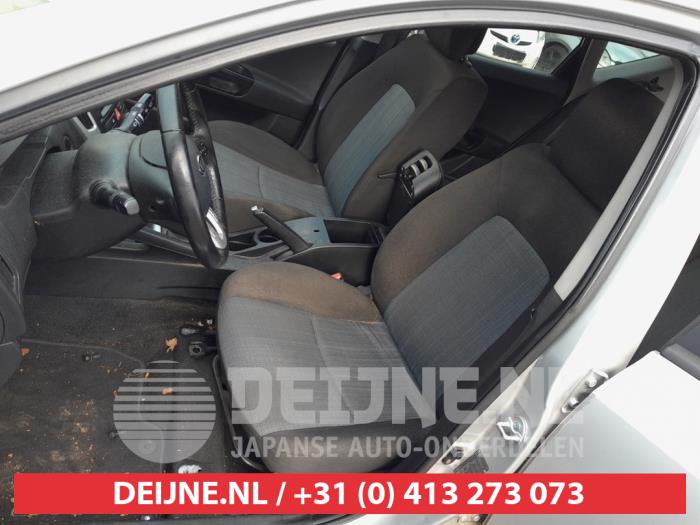 Kia Cee'd Sporty Wagon 1.4 16V Sloopvoertuig (2009, Grijs)