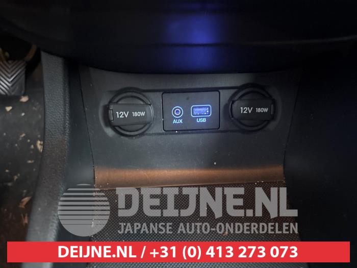 Hyundai i20 1.2i 16V Sloopvoertuig (2015, Zwart)