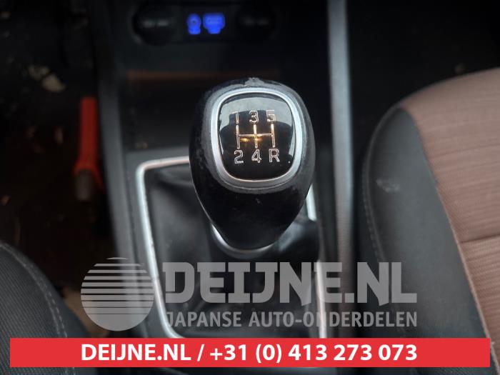Hyundai i20 1.2i 16V Sloopvoertuig (2015, Zwart)