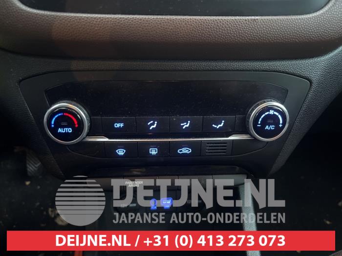 Hyundai i20 1.2i 16V Sloopvoertuig (2015, Zwart)