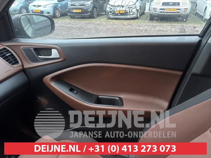 Hyundai i20 1.2i 16V Sloopvoertuig (2015, Zwart)