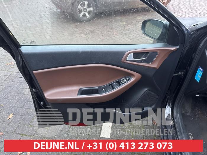 Hyundai i20 1.2i 16V Sloopvoertuig (2015, Zwart)