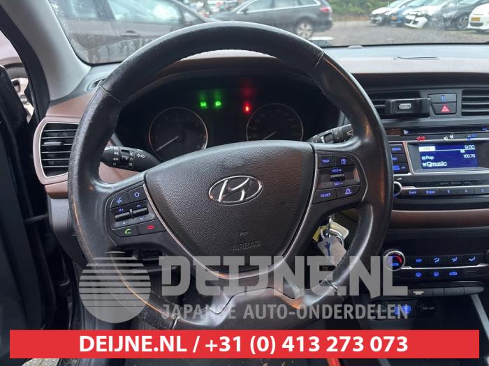 Hyundai i20 1.2i 16V Sloopvoertuig (2015, Zwart)