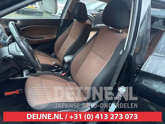Hyundai i20 1.2i 16V Sloopvoertuig (2015, Zwart)
