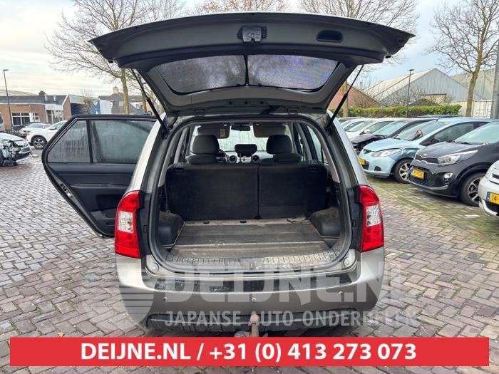 Kia Carens III 2.0i CVVT 16V Sloopvoertuig (2009, Grijs)