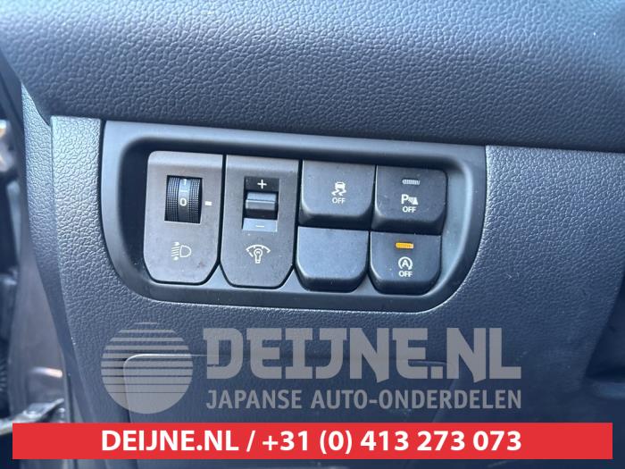 Kia Rio III 1.2 CVVT 16V Sloopvoertuig (2012, Grijs)