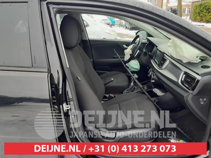 Kia Rio IV 1.0i T-GDi 100 12V Sloopvoertuig (2017, Zwart)