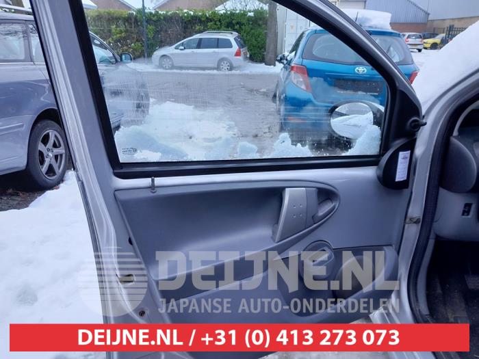 Toyota Aygo 1.0 12V VVT-i Sloopvoertuig (2009, Zilvergrijs)