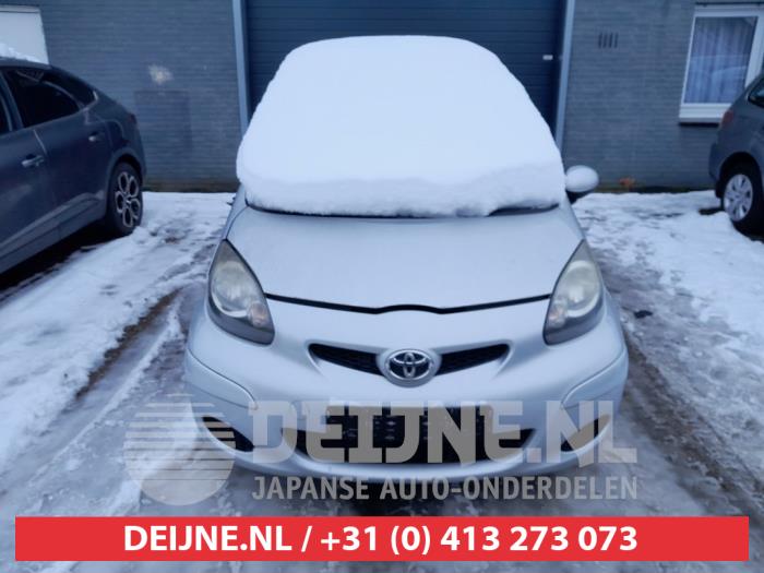 Toyota Aygo 1.0 12V VVT-i Sloopvoertuig (2009, Zilvergrijs)