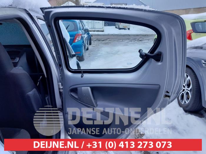 Toyota Aygo 1.0 12V VVT-i Sloopvoertuig (2009, Zilvergrijs)