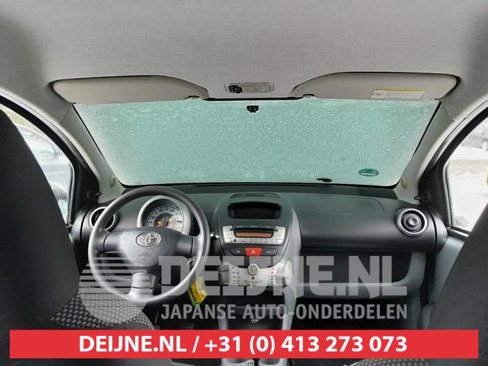 Toyota Aygo 1.0 12V VVT-i Sloopvoertuig (2009, Zilvergrijs)