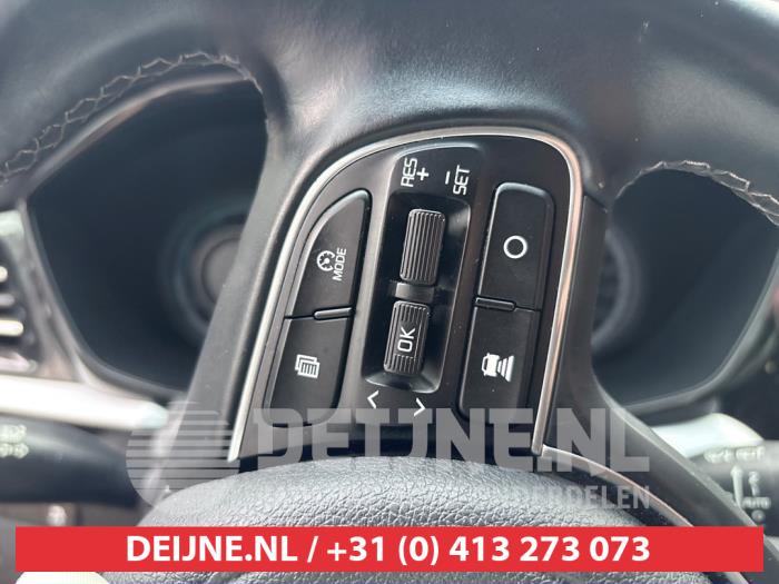 Kia Niro I 1.6 GDI Hybrid Sloopvoertuig (2020, Grijs)