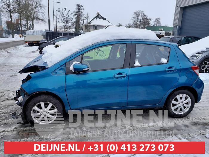 Toyota Yaris III 1.0 12V VVT-i Sloopvoertuig (2014, Blauw)