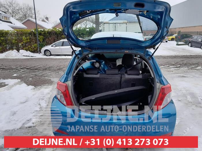 Toyota Yaris III 1.0 12V VVT-i Sloopvoertuig (2014, Blauw)