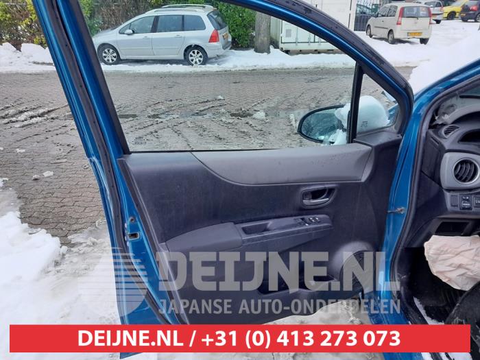 Toyota Yaris III 1.0 12V VVT-i Sloopvoertuig (2014, Blauw)