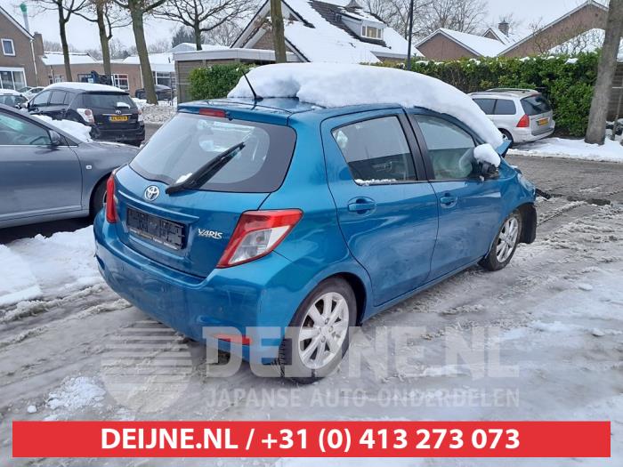 Toyota Yaris III 1.0 12V VVT-i Sloopvoertuig (2014, Blauw)