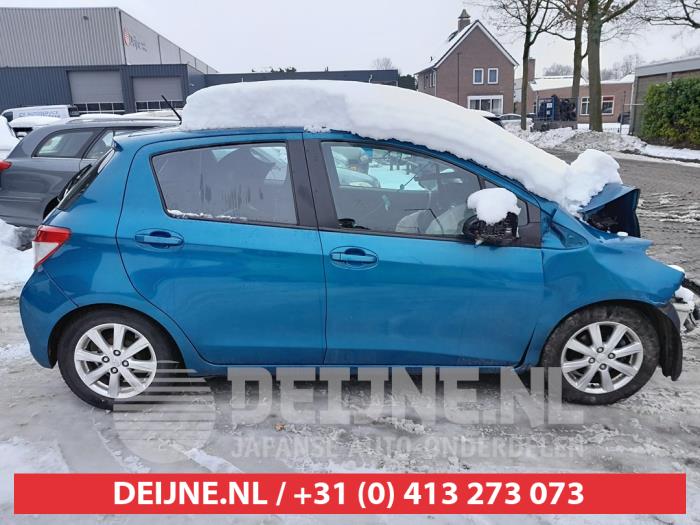 Toyota Yaris III 1.0 12V VVT-i Sloopvoertuig (2014, Blauw)