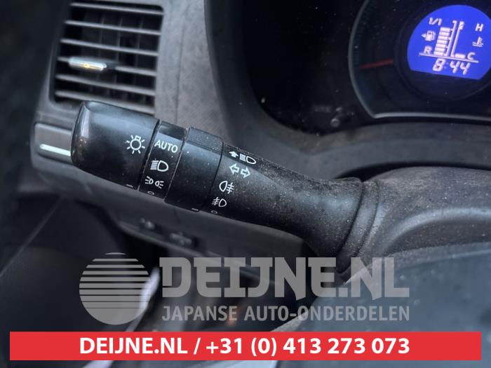 Toyota Auris 1.8 16V HSD Full Hybrid Sloopvoertuig (2010, Zwart)