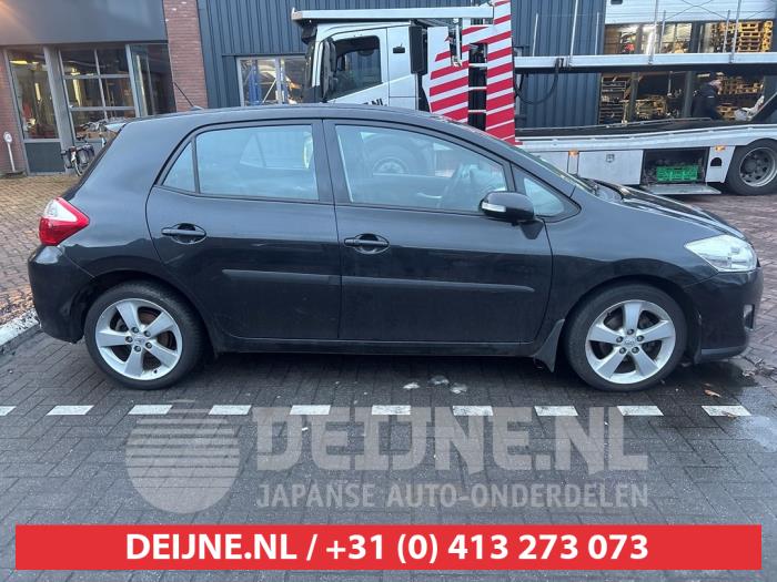 Toyota Auris 1.8 16V HSD Full Hybrid Sloopvoertuig (2010, Zwart)