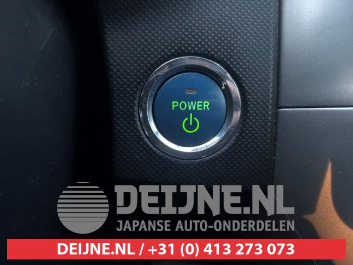 Toyota Auris 1.8 16V HSD Full Hybrid Sloopvoertuig (2010, Zwart)