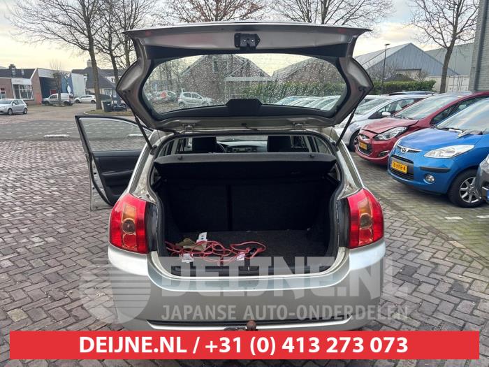 Toyota Corolla 1.6 16V VVT-i Sloopvoertuig (2005, Grijs)