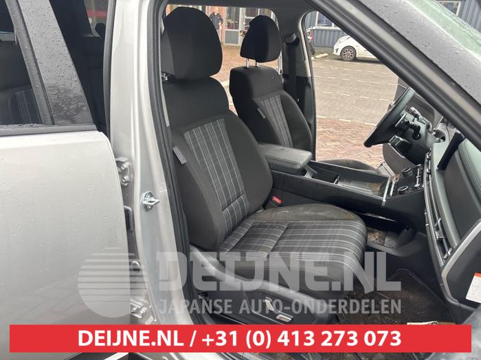 Hyundai Santa Fe V 1.6 T-GDI PHEV 4WD Sloopvoertuig (2025, Grijs)