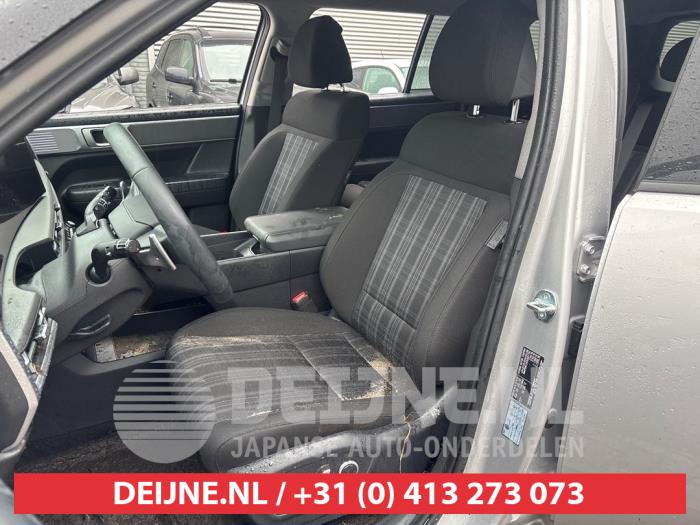 Hyundai Santa Fe V 1.6 T-GDI PHEV 4WD Sloopvoertuig (2025, Grijs)