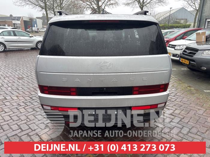 Hyundai Santa Fe V 1.6 T-GDI PHEV 4WD Sloopvoertuig (2025, Grijs)