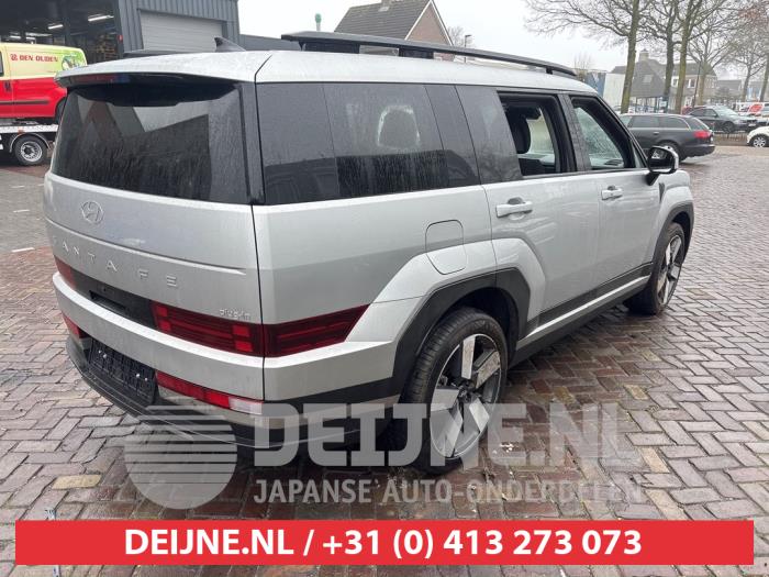 Hyundai Santa Fe V 1.6 T-GDI PHEV 4WD Sloopvoertuig (2025, Grijs)