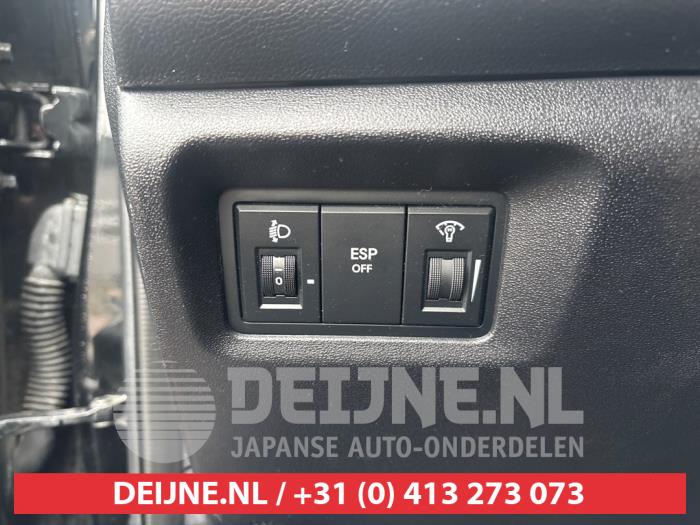 Hyundai i20 1.4i 16V Sloopvoertuig (2010, Zwart)