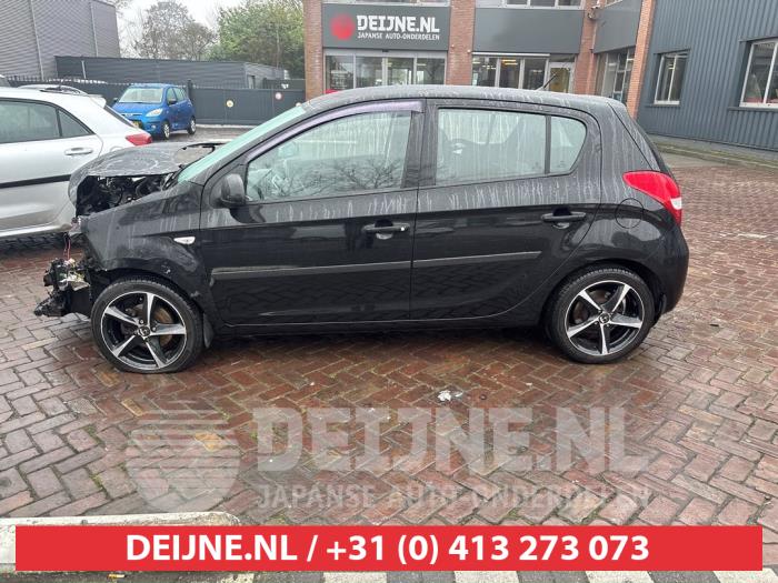 Hyundai i20 1.4i 16V Sloopvoertuig (2010, Zwart)
