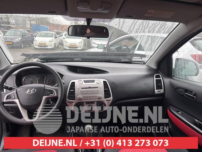 Hyundai i20 1.4i 16V Sloopvoertuig (2010, Zwart)