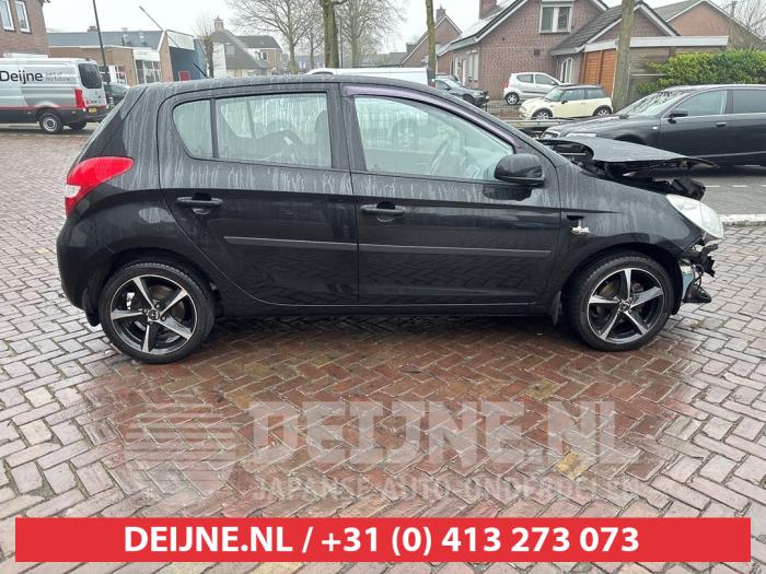 Hyundai i20 1.4i 16V Sloopvoertuig (2010, Zwart)