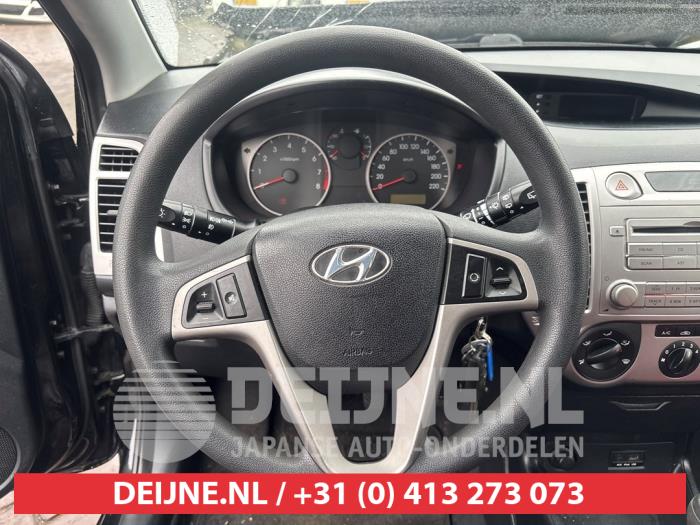 Hyundai i20 1.4i 16V Sloopvoertuig (2010, Zwart)