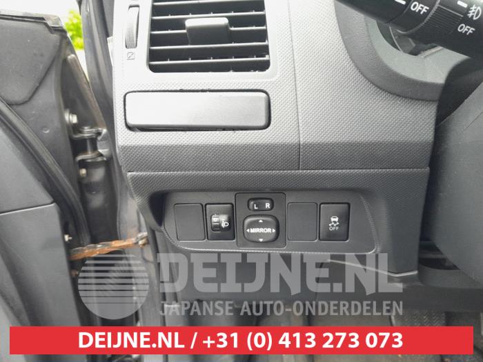 Toyota Auris 1.6 Dual VVT-i 16V Sloopvoertuig (2008, Grijs)