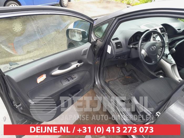 Toyota Auris 1.6 Dual VVT-i 16V Sloopvoertuig (2008, Grijs)