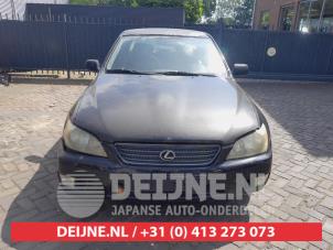 Lexus IS 99-