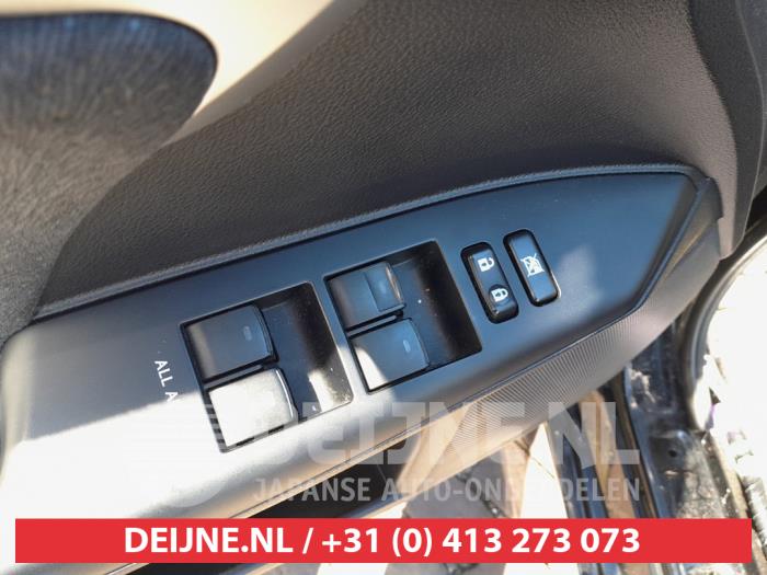Lexus CT 200h 1.8 16V Sloopvoertuig (2013, Zwart)