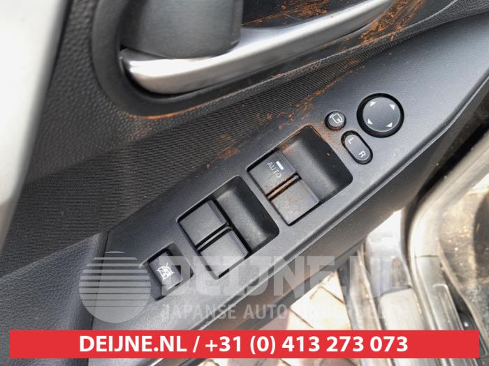 Mazda 3 Sport 1.6i MZR 16V Sloopvoertuig (2011, Zwart)